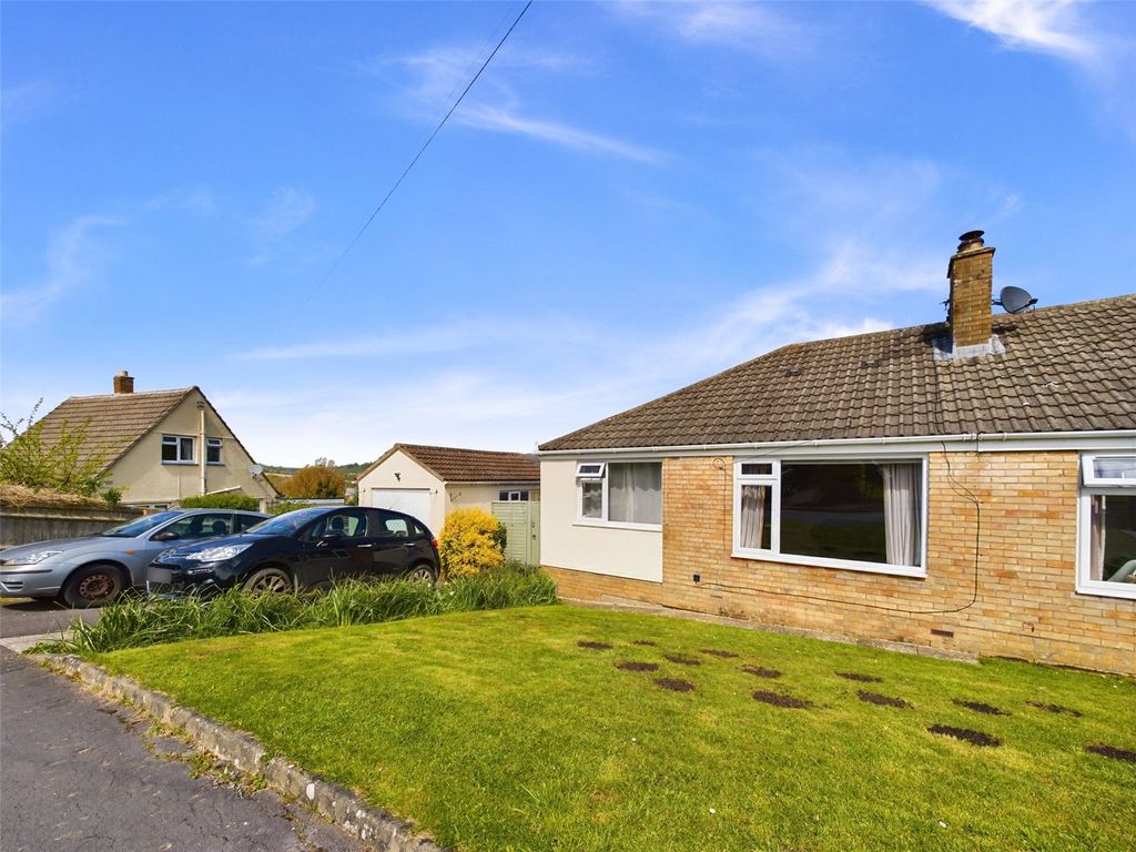 2 bed bungalow for sale in Heather Close, Stroud, Gloucestershire GL5