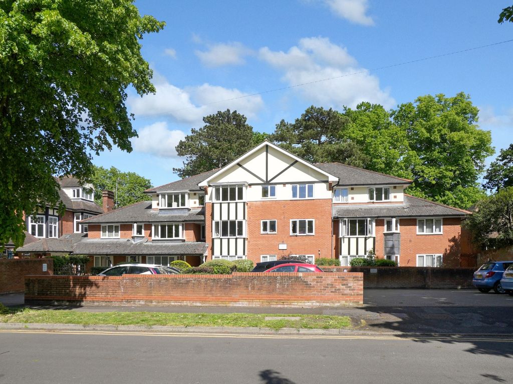 1 bed flat for sale in Flat 21 Sheringham Court, East Road, Maidenhead