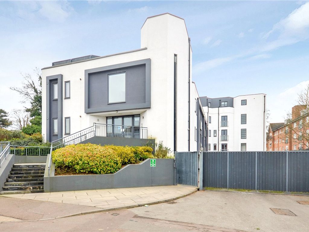 1 bed flat for sale in Walton Street, Aylesbury HP21 Zoopla