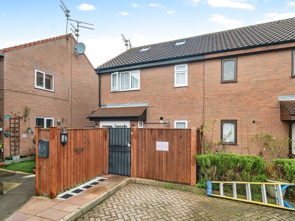 1 bed property for sale in Copperfields, Luton LU4, £215,000 Zoopla