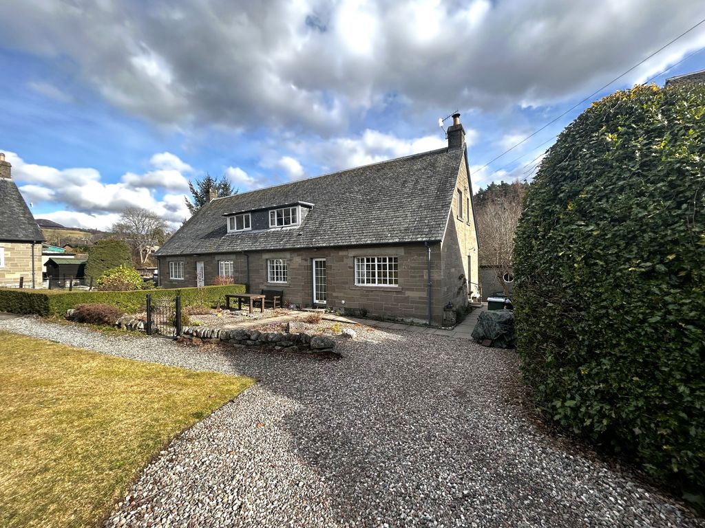 4 bed semidetached house for sale in Parkcroy Crescent, Pitlochry PH16