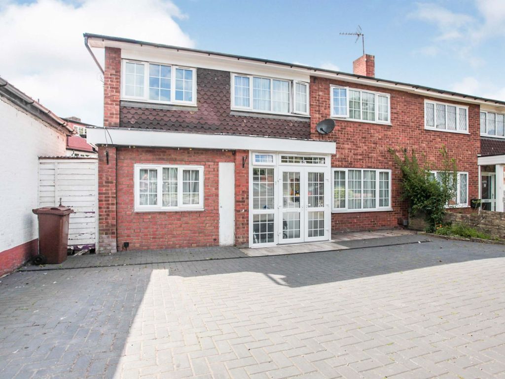 4 bed semidetached house for sale in Chingford Lane, Woodford Green