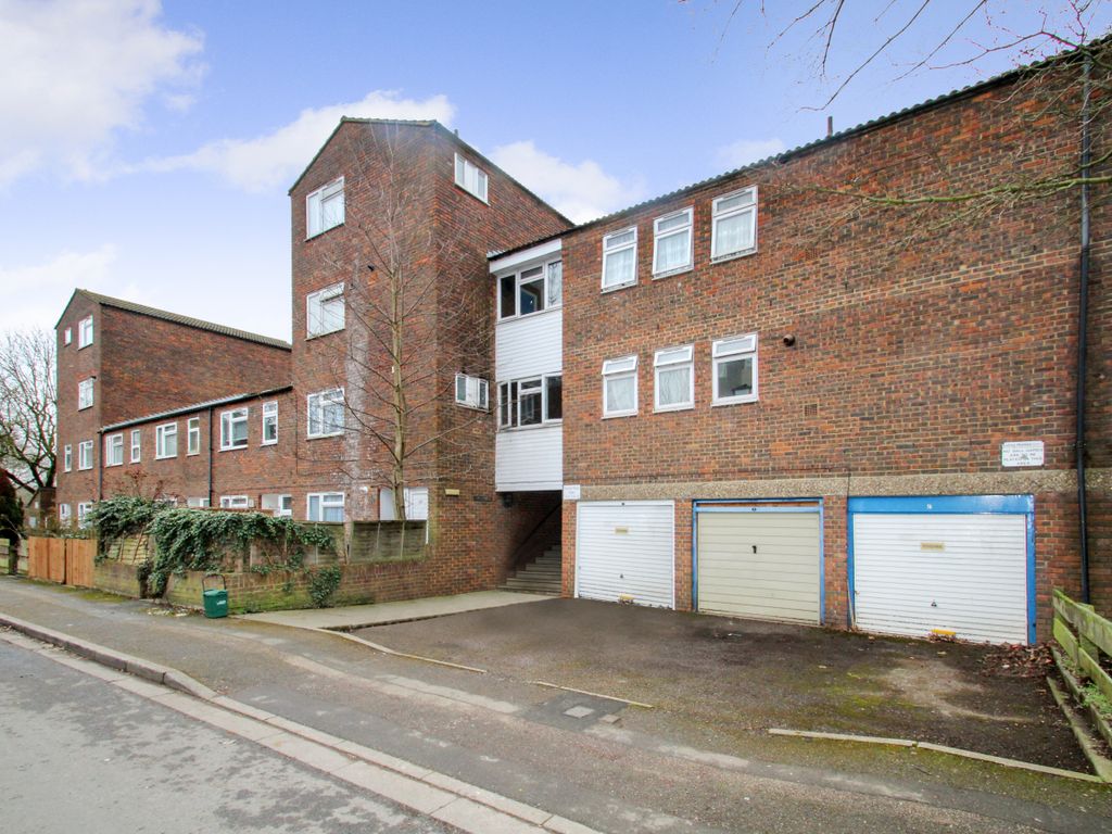 1 bed flat for sale in Farrier Road, Northolt, Greater London UB5 Zoopla