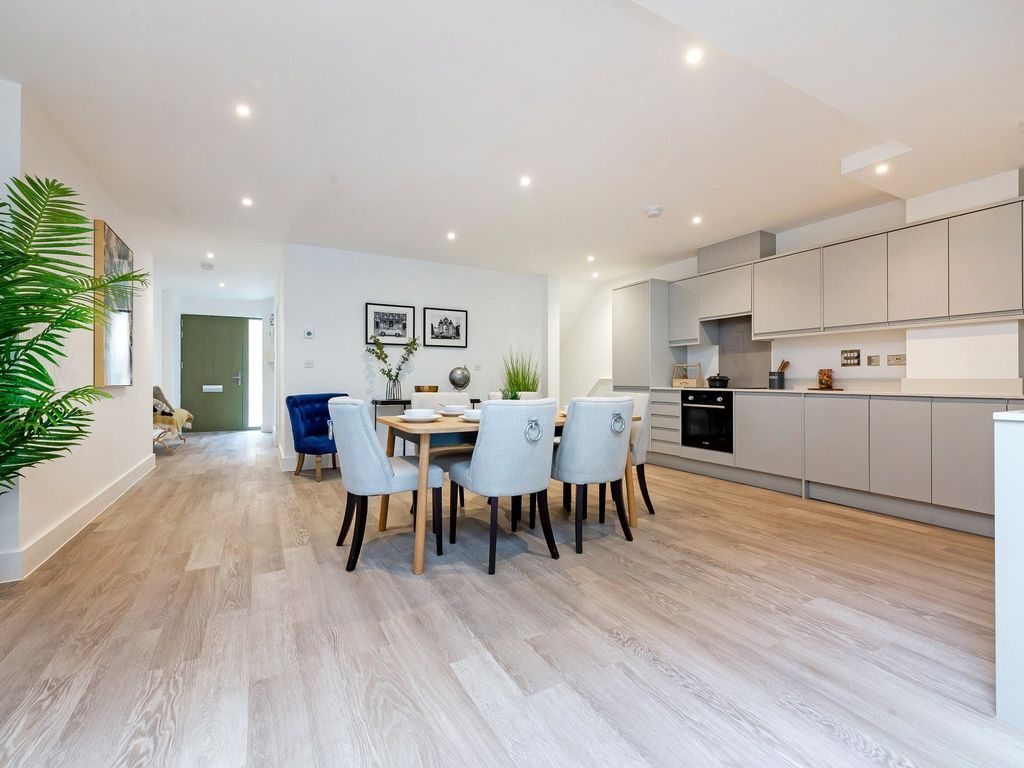 1 bed property for sale in The London Mews, Edgewood Mews,