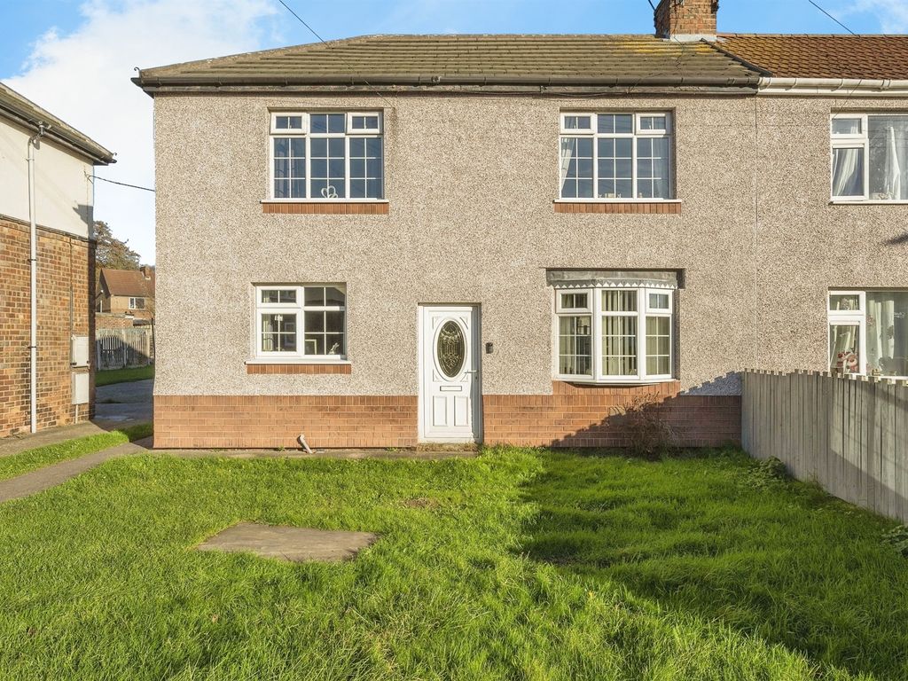 3 bed end terrace house for sale in Edward Road, Skellow, Doncaster DN6