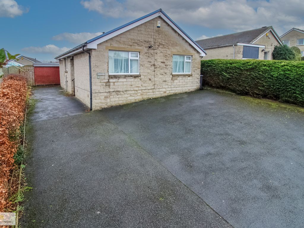2 bed detached bungalow to rent in Forest Way, Honley, Holmfirth HD9