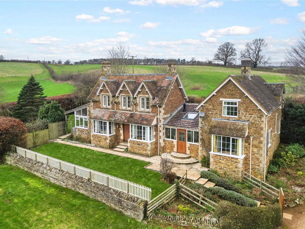 5 bed detached house for sale in Epwell, Banbury, Oxfordshire OX15, £