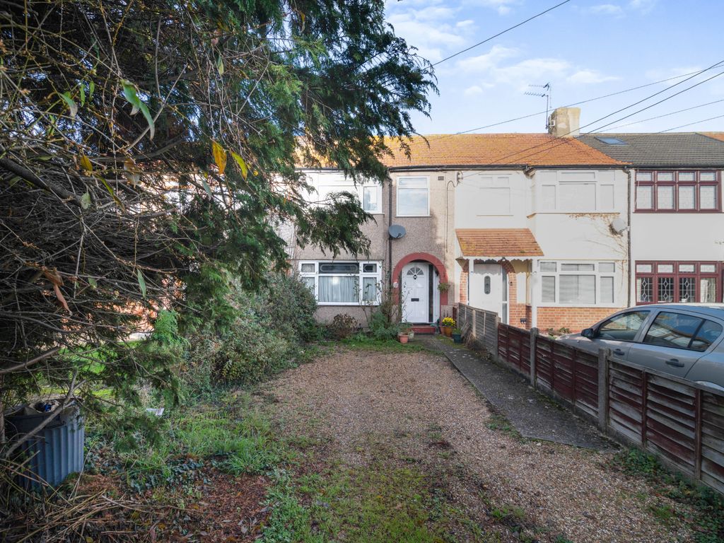 3 bed terraced house for sale in St. Marys Lane, North Ockendon