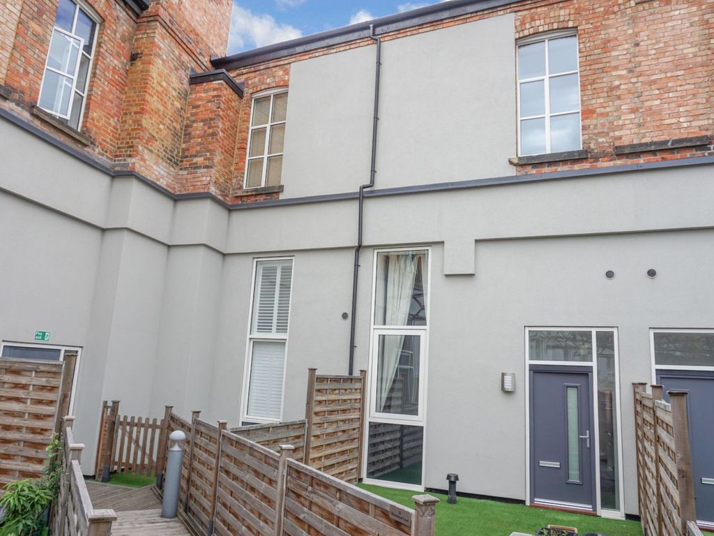 4 bed town house for sale in Wheatsheaf Court, Knighton, Leicester LE2