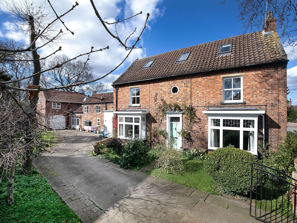 6 bed detached house for sale in The Bothy, North Street, BarrowUponHumber, Lincolnshire DN19