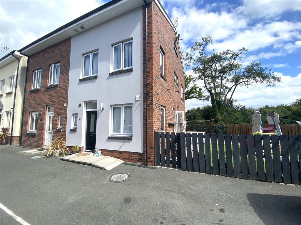 4 bed end terrace house for sale in Maes Yr Haf, Ammanford SA18 Zoopla