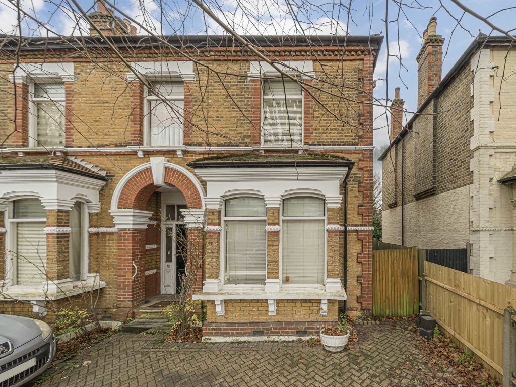 5 bed property for sale in St. Stephens Road, Hounslow TW3, £899,950