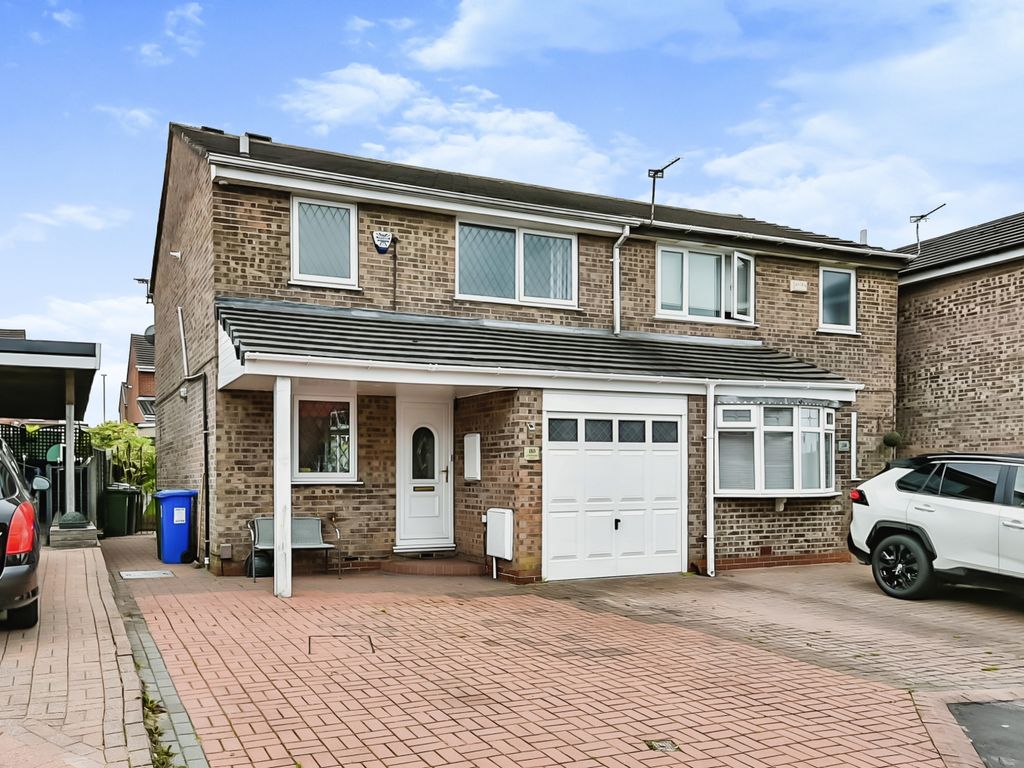 3 bed semidetached house for sale in Lindisfarne Road, AshtonUnder