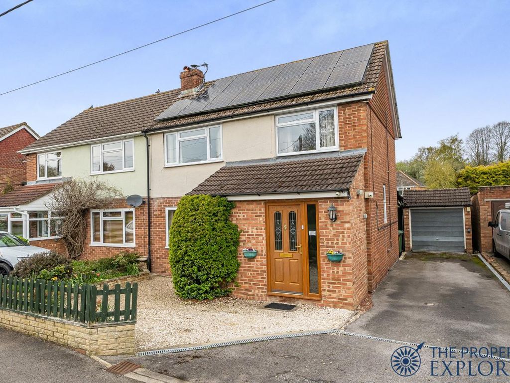 3 bed semidetached house for sale in Rowan Road, Tadley RG26, £375,000