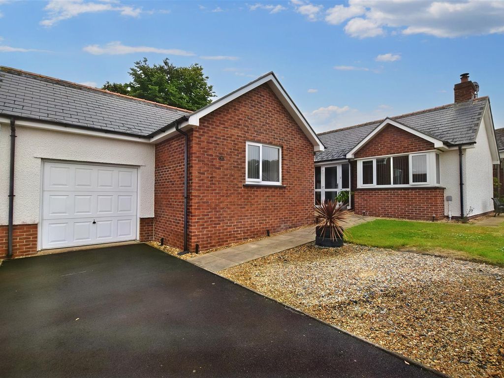 3 bed detached bungalow for sale in Parc Y Plas, Aberporth, Cardigan