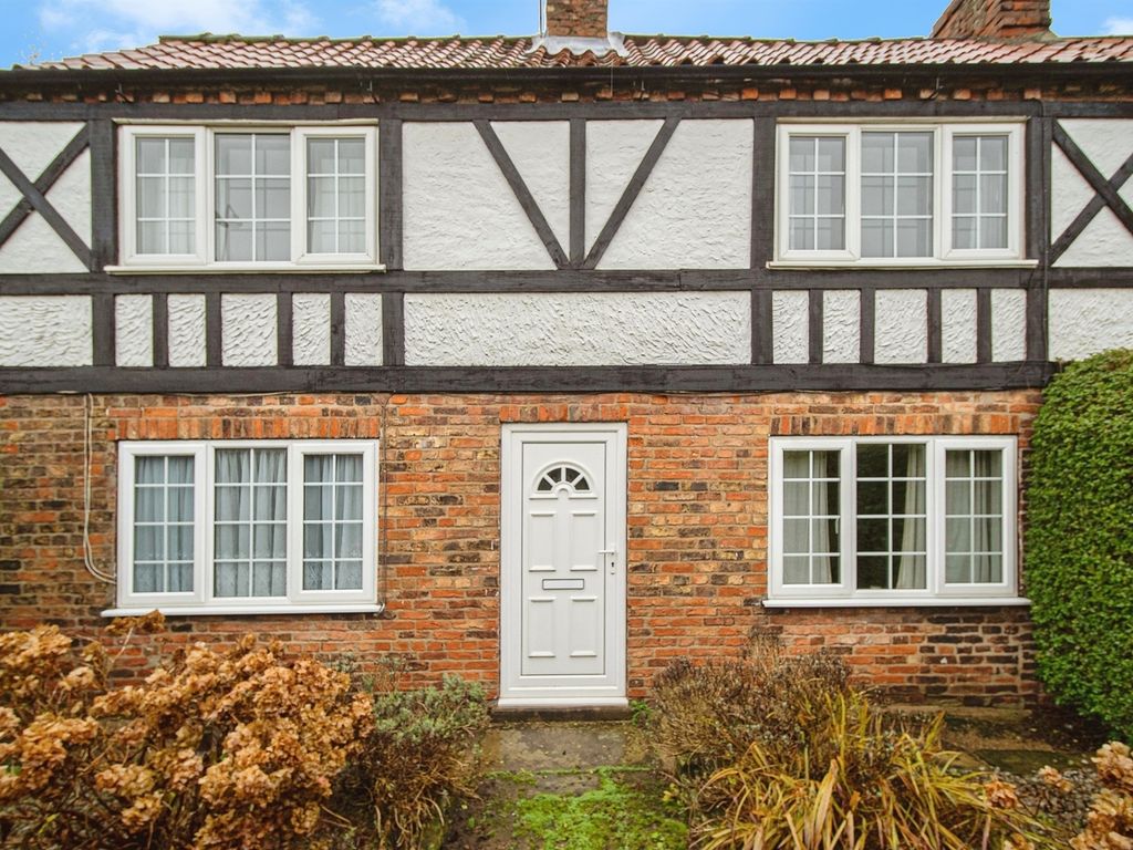 3 bed semidetached house for sale in Church Lane, Skirlaugh, Hull HU11