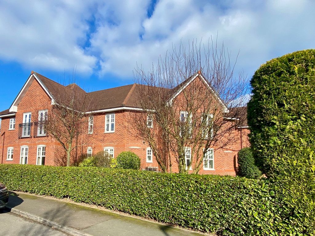 2 bed flat to rent in Sherbourne Court, Weston, Crewe, Cheshire CW2