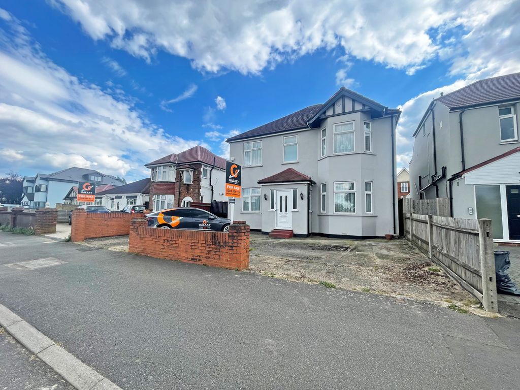 9 bed detached house for sale in Uxbridge Road, Hayes UB4, £1,499,990