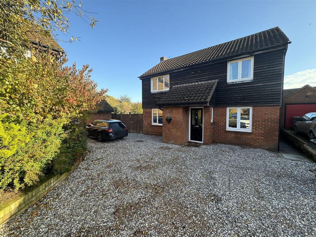 4 bed detached house for sale in Barlows Reach, Springfield, Chelmsford