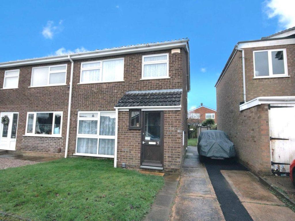 3 bed semidetached house for sale in Stubble Close, Kingsthorpe