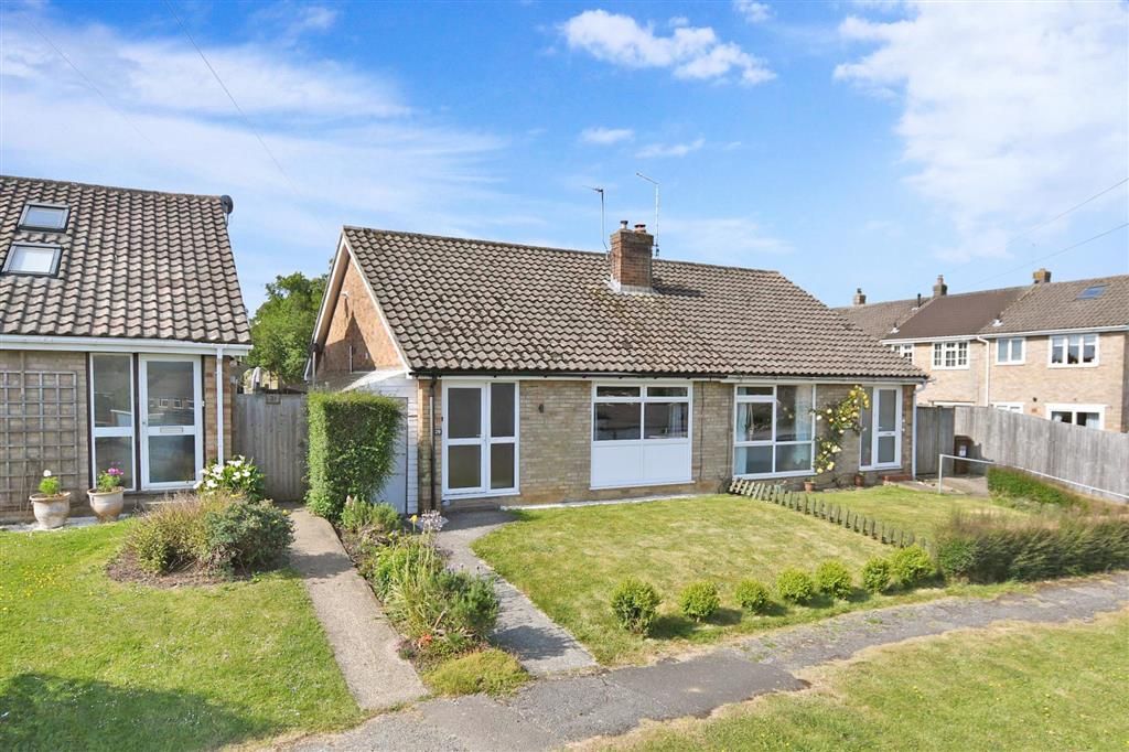 2 bed semidetached bungalow for sale in Jeffreys Way, Uckfield, East