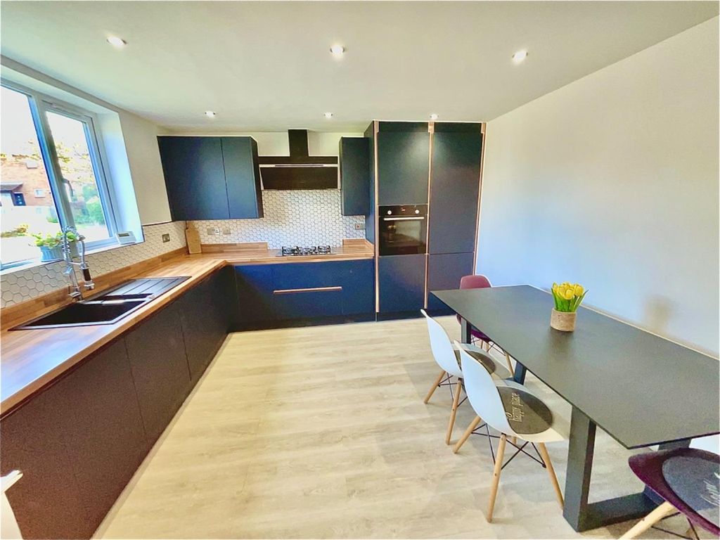 3 bed semidetached house for sale in Angel Close, Pennyland, Milton Keynes MK15 Zoopla