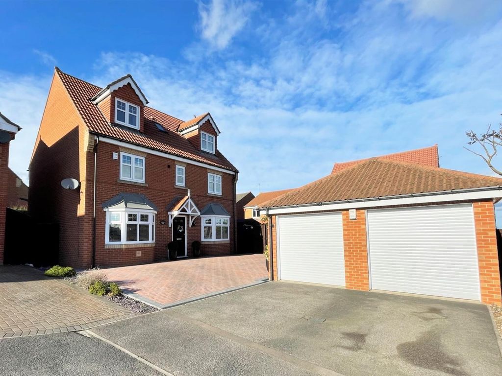 6 bed detached house for sale in Merlin Way, Cuthbert