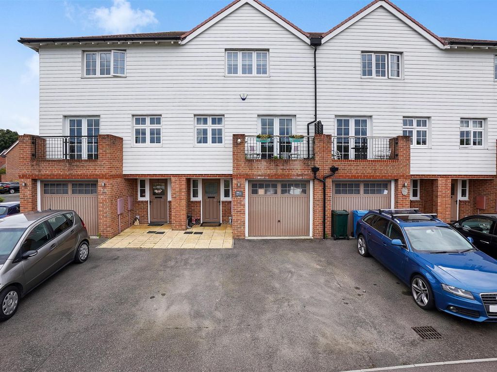 4 bed town house for sale in Vellum Drive, Sittingbourne ME10 Zoopla