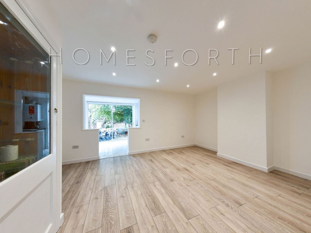 3 bed terraced house to rent in Hatfield Road, St Albans AL1, £2,500