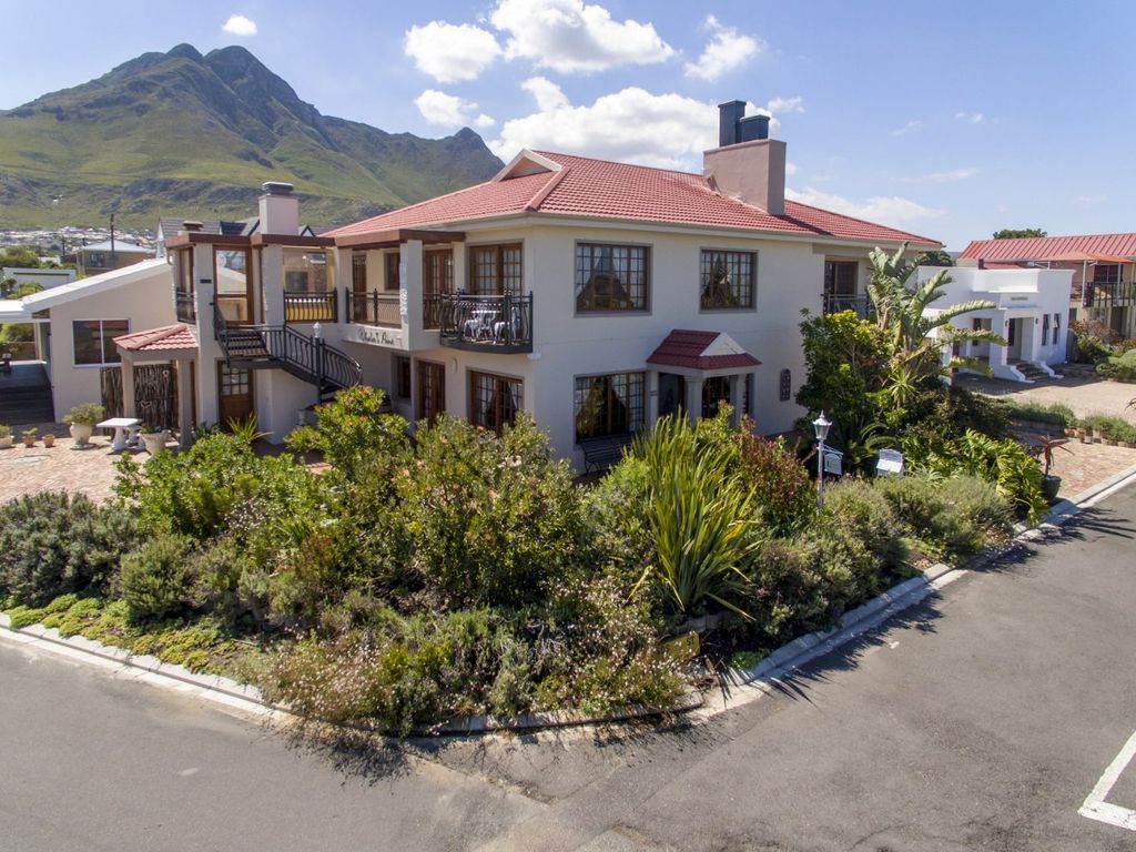5 bed detached house for sale in De Vos Street, Palmiet, Kleinmond