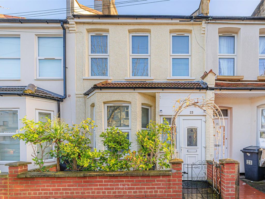 6 bed terraced house for sale in Clifford Road, London E17, £750,000