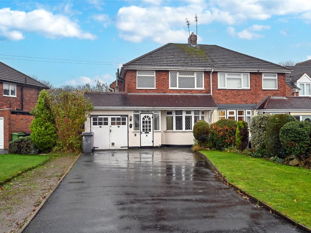 Taunton Avenue, Fordhouses, Wolverhampton, West Midlands WV10  