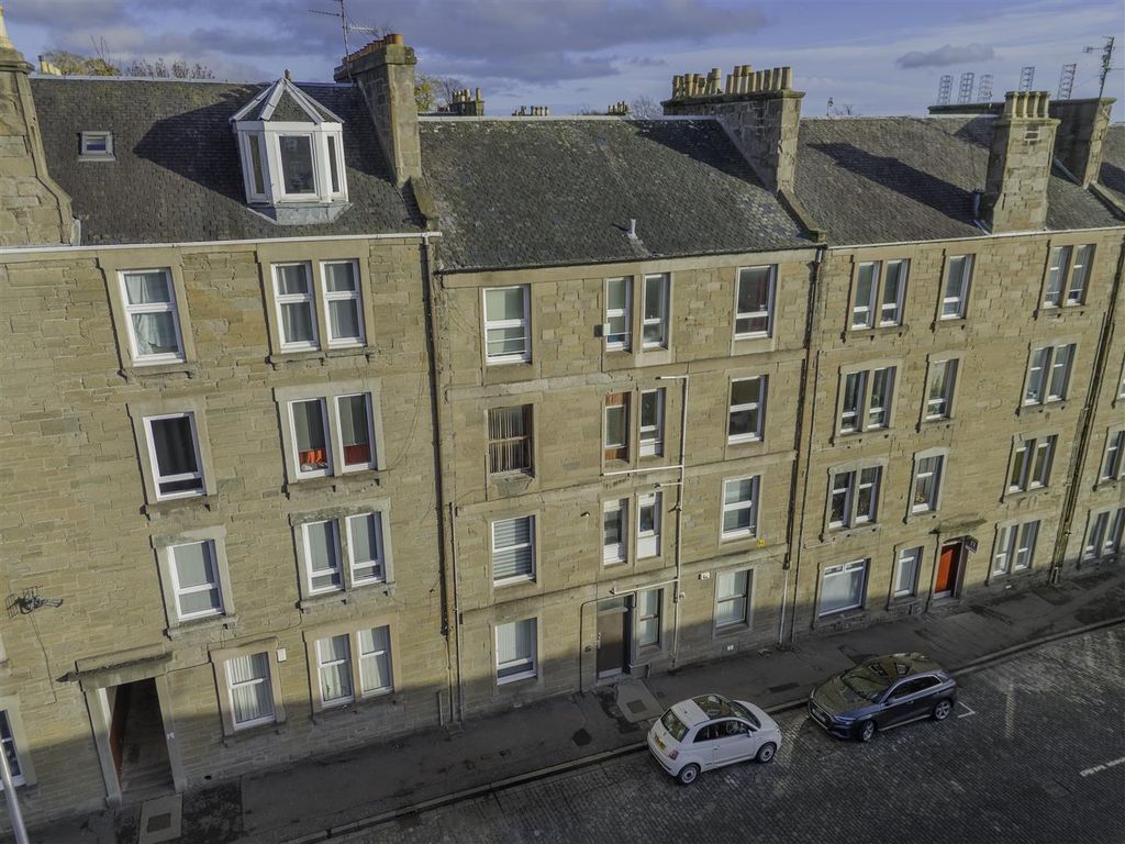 1 bed flat for sale in Street, Dundee DD4, £60,000 Zoopla