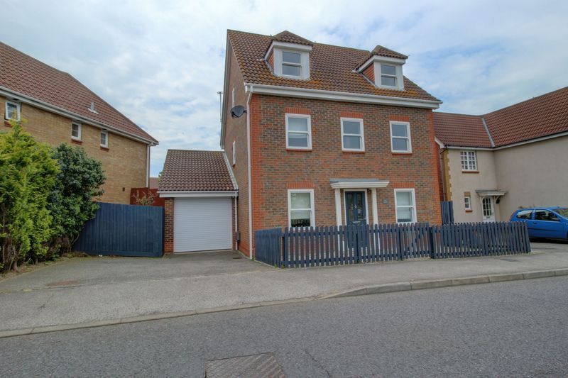 5 bed detached house to rent in Deepdale, Carlton Colville, Lowestoft
