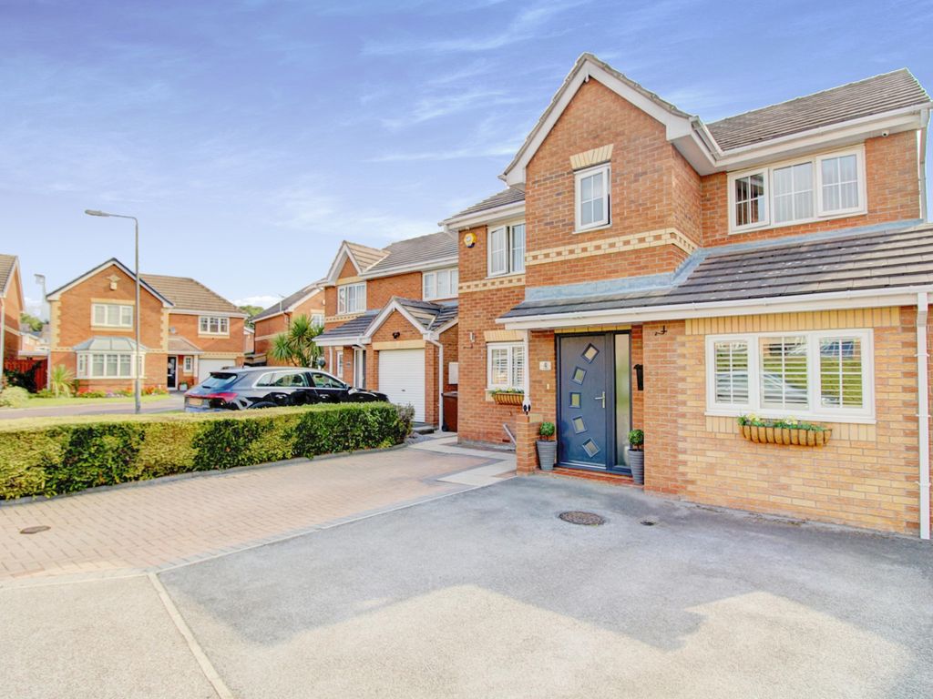 4 bed detached house for sale in Glen Court, Whitwood, Castleford WF10