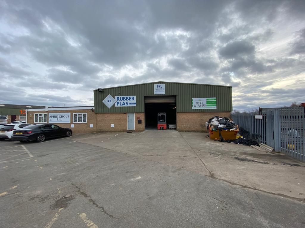 Light industrial to let in Unit 19B, Empire Close Industrial Park