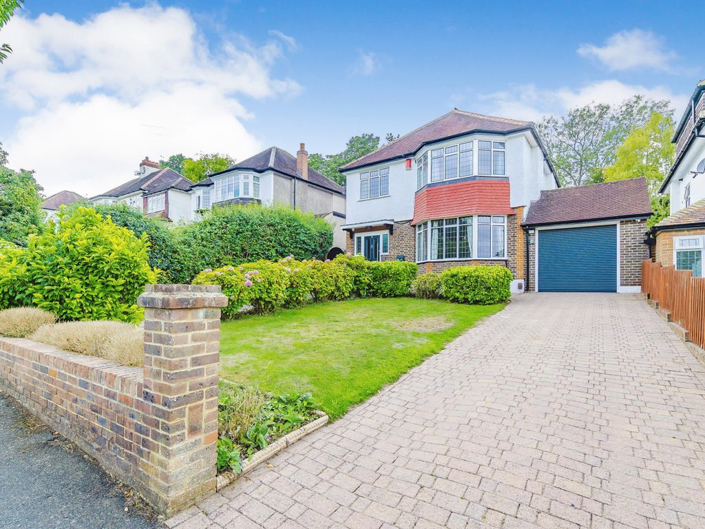 4 bed detached house for sale in Byron Avenue, Coulsdon CR5 Zoopla