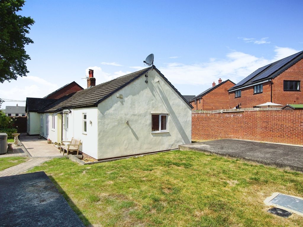 3 bed detached bungalow for sale in Curtis Lane, Stoke Gifford, Bristol