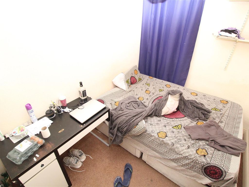 Room to rent in Laura Street, Treforest, Pontypridd CF37 Zoopla