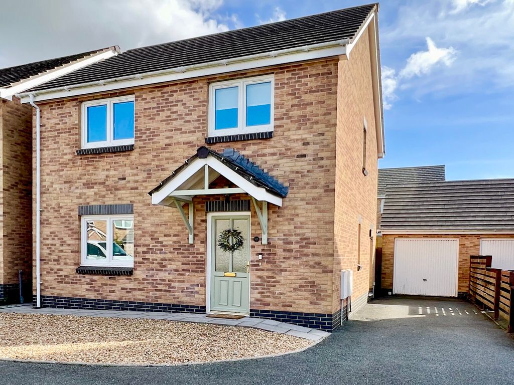 3 bed detached house for sale in Skomer Drive, Milford Haven SA73 Zoopla