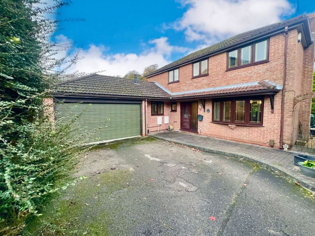 4 bed detached house for sale in Lovage Way, Clanfield, Waterlooville