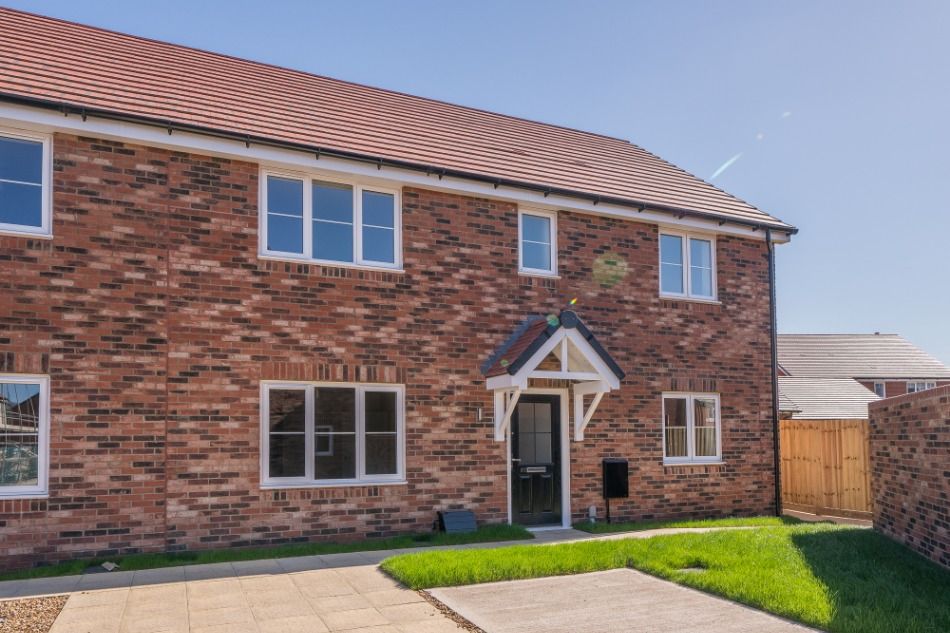 2 bed for sale in Bidwell Mews, Skye Gardens, Houghton Regis