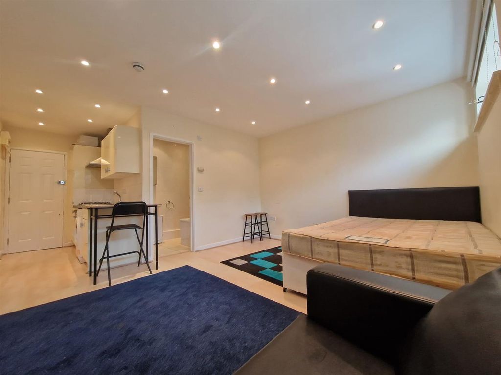 Property to rent in Finchley Road, London NW11, £1,250 pcm Zoopla