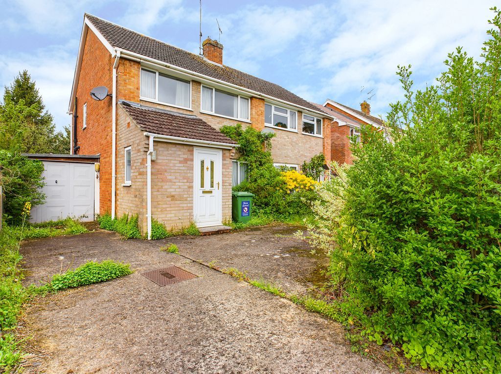 3 bed semidetached house for sale in Lake Drive, Bordon GU35 Zoopla