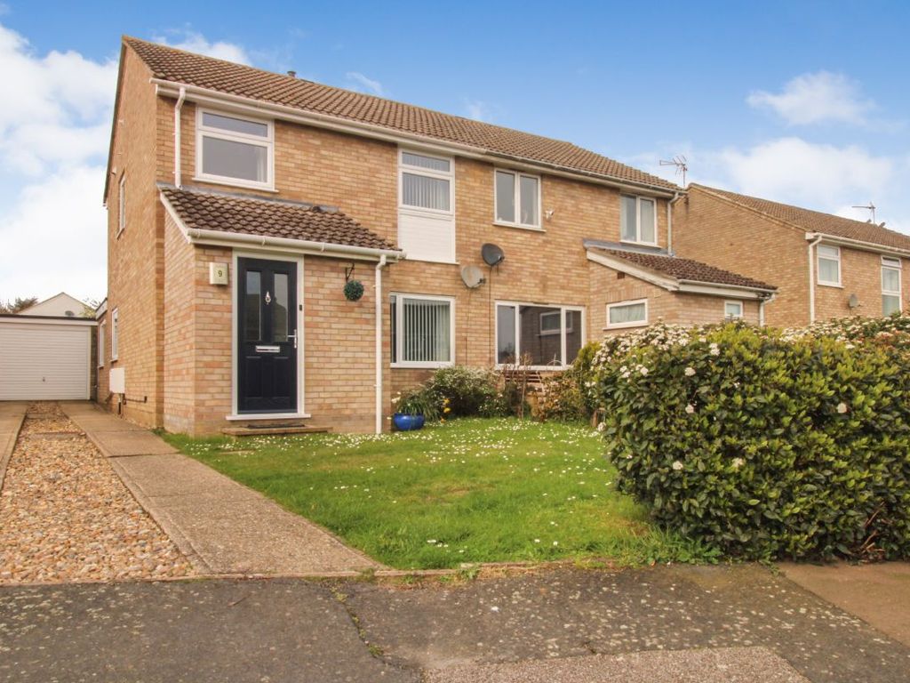 3 bed semidetached house for sale in Orchard Close, Woodbridge IP12, £