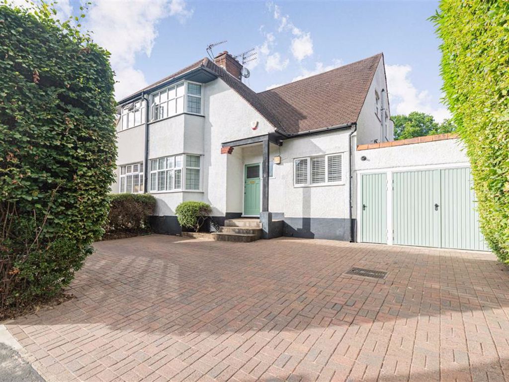 5 bed semidetached house for sale in Whitelands Avenue, Chorleywood