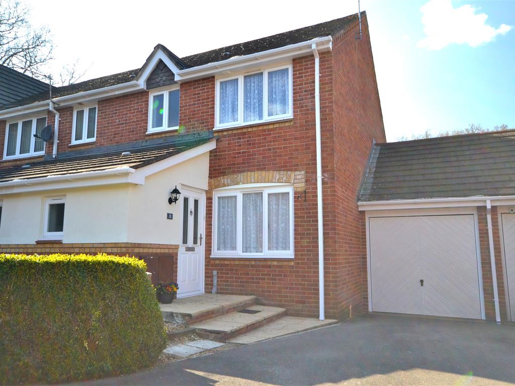 3 bed end terrace house for sale in Potterne Wood Close, Verwood BH31