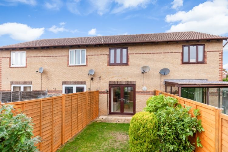 2 bed terraced house to rent in Spruce Drive, Bicester OX26 Zoopla