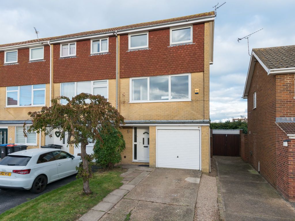 3 bed town house for sale in St. Augustines Park, Ramsgate CT11, £
