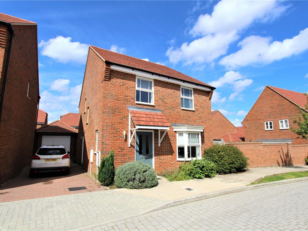 4 bed detached house to rent in Elinor Vale, Ebbsfleet,
